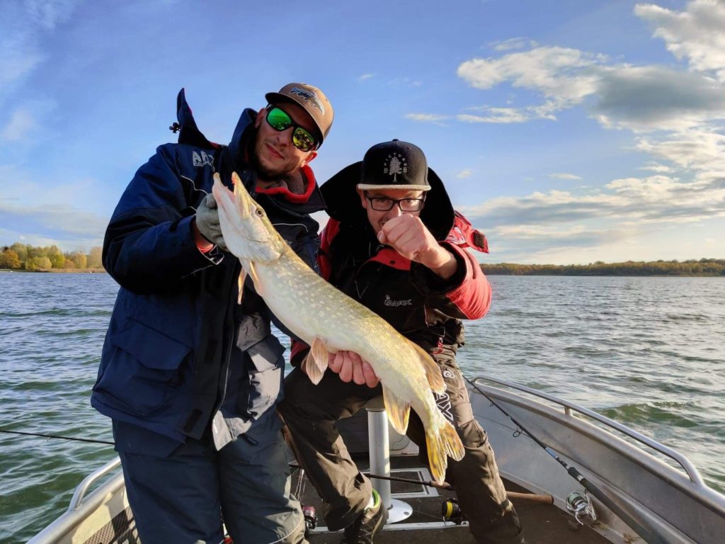 Brochet attrapé sur les lacs de la foret d'Orient dans l'Aube